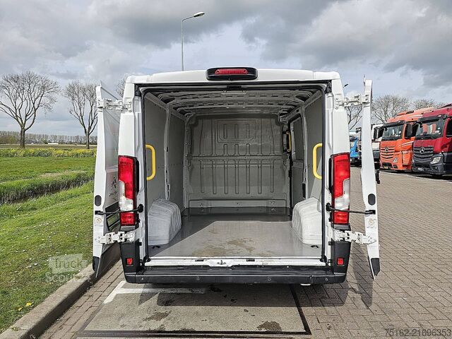 Camioneta familiar de techo alto CITROEN JUMPER 2.2 L1H1 Navi Airco/ECC!