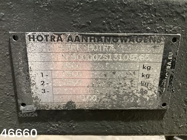Hotra двуосен ремарке с пясъкоразпръсквачка Epoke Hotra 2-assige aanhangwagen met Epoke zoutstrooier