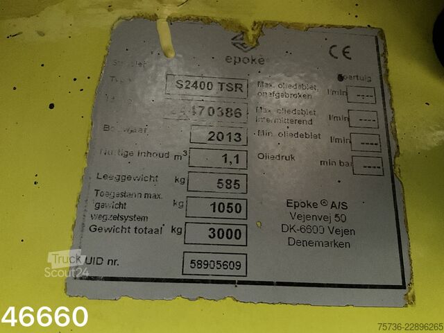 Hotra двуосен ремарке с пясъкоразпръсквачка Epoke Hotra 2-assige aanhangwagen met Epoke zoutstrooier