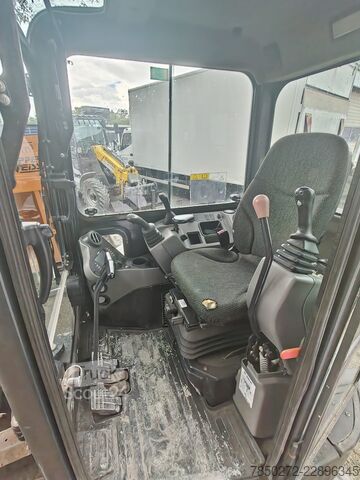 μίνι εκσκαφέας Bobcat E32