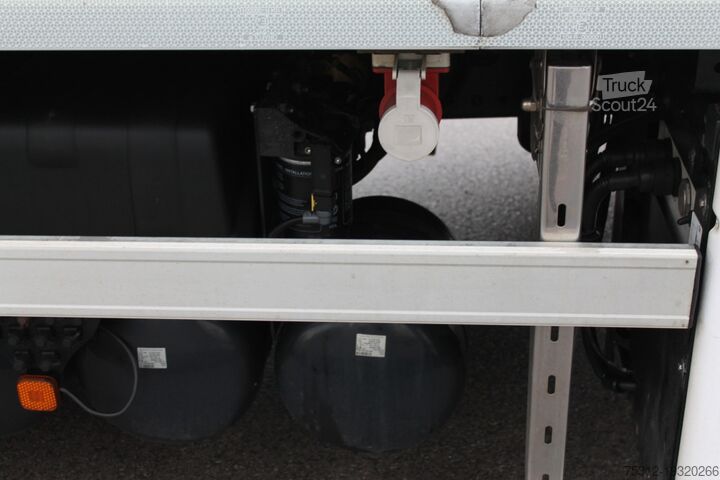 Camion frigorifique MAN TGS26.440  8,10m Supra 1150U Bi Temp Rohrbahnen