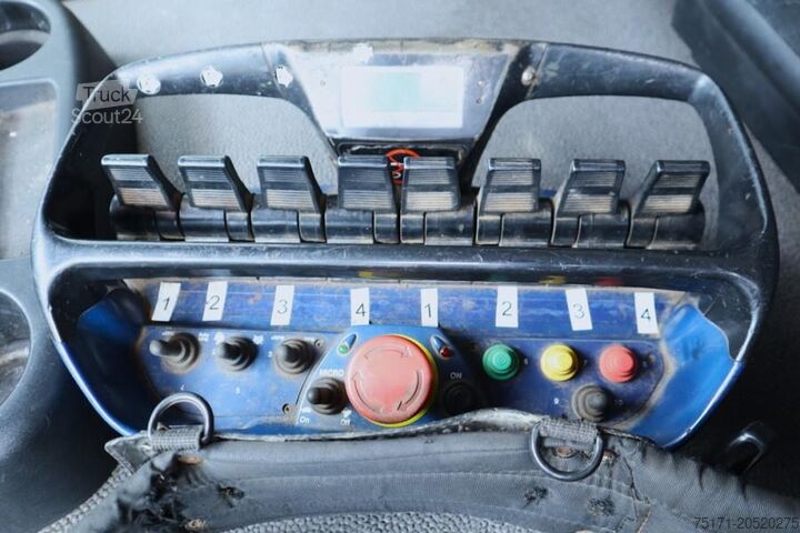 Macara pentru toate tipurile de terenuri DAF CF85 With HMF 85t/m Crane Dutch Registration, HMF