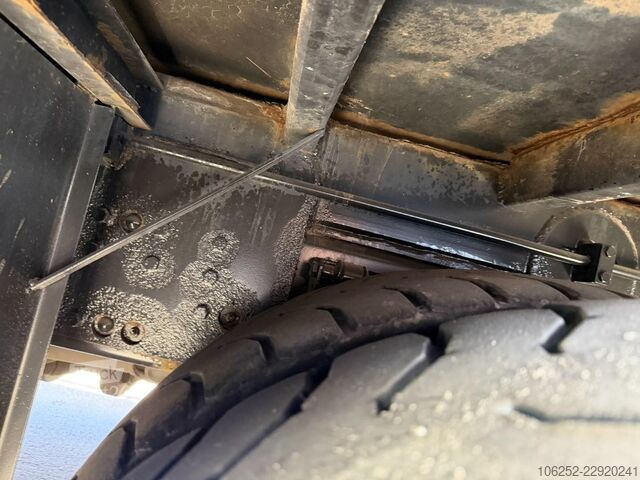 Plataforma de carga Volvo FM 360 8x4 PRITSCHE + KRAN EFFER 275 - 4S + JIB...