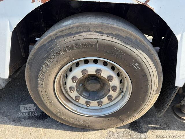 Plataforma de carga Volvo FM 360 8x4 PRITSCHE + KRAN EFFER 275 - 4S + JIB...
