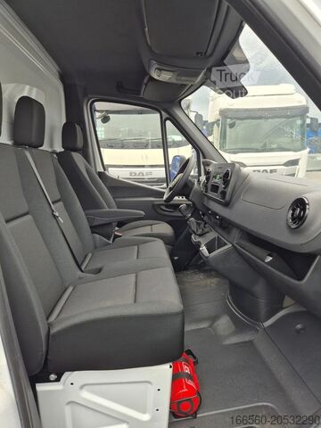 Camion-caisse Mercedes-Benz SPRINTER 317 CDI L3
