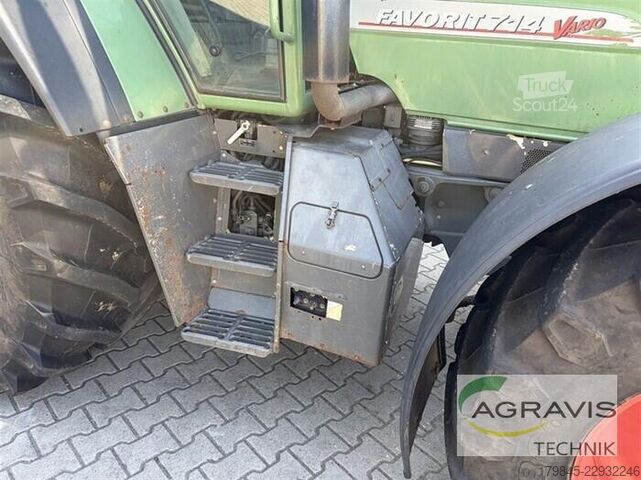 Tractor Fendt FAVORIT 714 VARIO