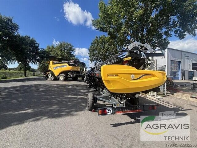 Maaidorser New Holland CR 9.90 RAUPE + MAC DON  FD 241