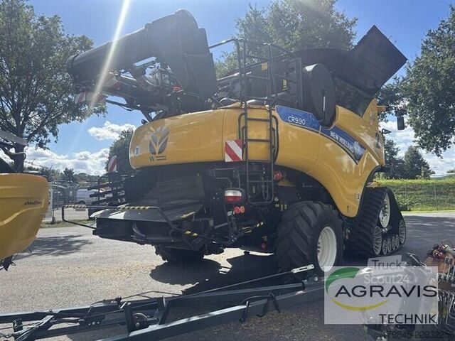 Maaidorser New Holland CR 9.90 RAUPE + MAC DON  FD 241