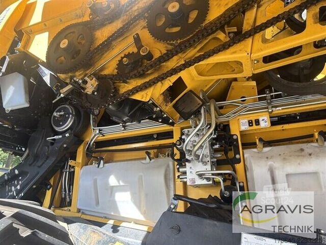 Maaidorser New Holland CR 9.90 RAUPE + MAC DON  FD 241