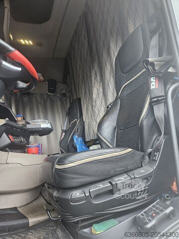 Standardowy ciągnik siodłowy DAF XG NewGen 480