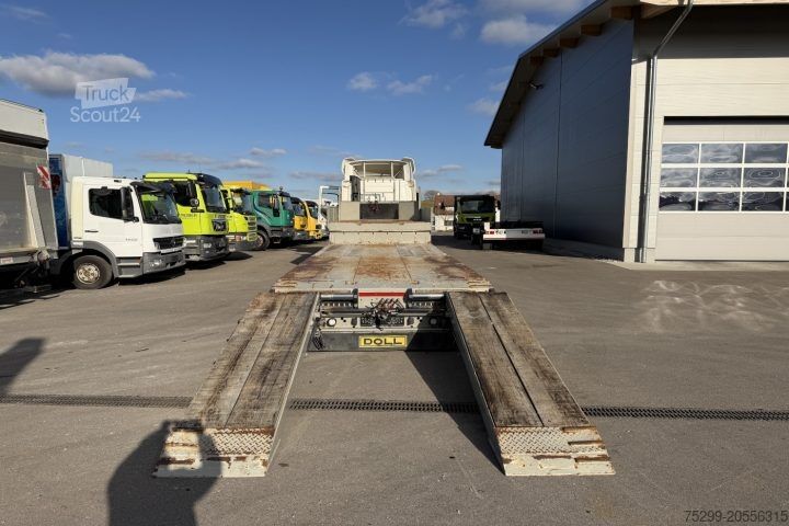 Polpriklopnik z nizko nakladalno ploščadjo Doll S2H Tieflader / Swiss-Vehicle