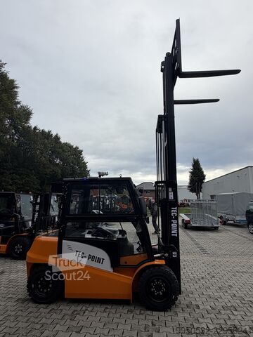 Carretilla elevadora frontal con cabina completa y calefacción Tec-Point CPD50E Elektro-Gabelstapler 5,0 t – 4,5 m Triplex 80 V/606 Ah Li-Ion