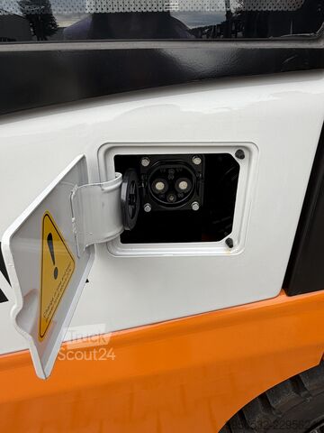 Carretilla elevadora frontal con cabina completa y calefacción Tec-Point CPD50E Elektro-Gabelstapler 5,0 t – 4,5 m Triplex 80 V/606 Ah Li-Ion
