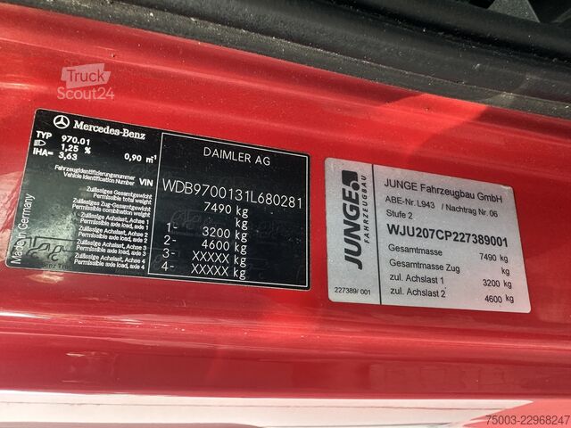 Transporter mit Koffer Mercedes-Benz Atego 816