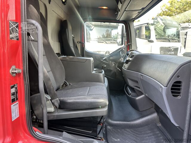 Transporter mit Koffer Mercedes-Benz Atego 816
