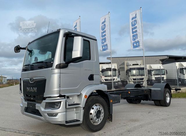 Platós teherautó ponyvával MAN TGM 18.250 4x2 LL/FG/RS 5.775 mm/NL 12,2 to/Neu