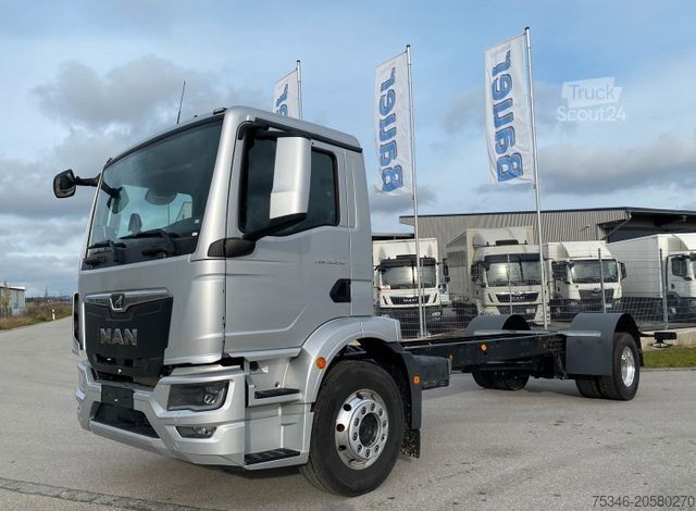 Camion plateau MAN TGM 18.250 4x2 LL/FG/RS 5.775 mm/NL 12,2 to/Neu