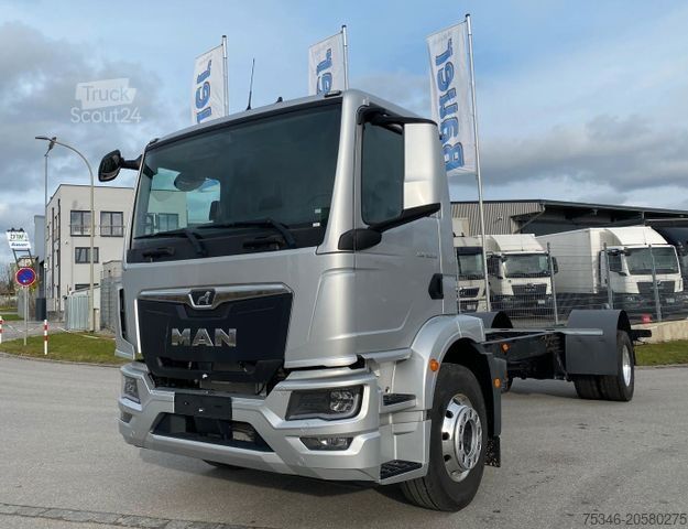 Grue montée sur camion MAN TGM 18.250 4x2 LL/FG/RS 5.775 mm/NL 12,2 to/Neu