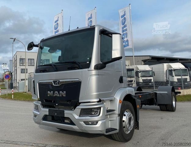 Macara montată pe camion MAN TGM 18.250 4x2 LL/FG/RS 5.775 mm/NL 12,2 to/Neu