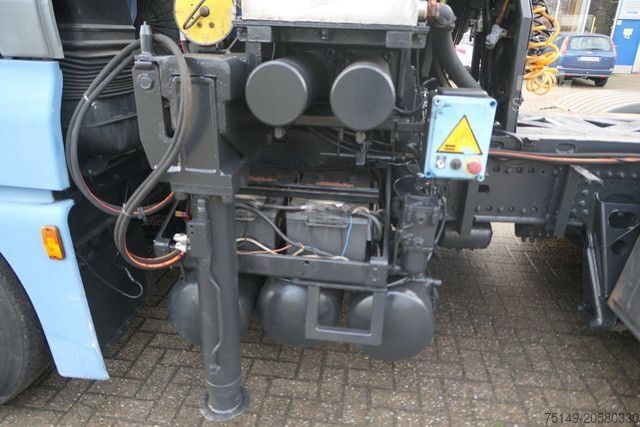 Standard tractor unit MAN 26.413/26.460 TGA 6x2, Kran Effer 335 5S, Klima