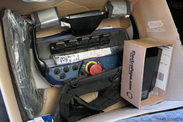 Standard tractor unit MAN 26.413/26.460 TGA 6x2, Kran Effer 335 5S, Klima