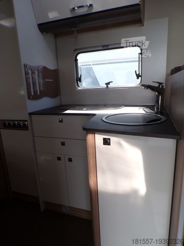 Halvintegrerad husbil BÜRSTNER Limited T 660 Winterpaket, Safety-Paket