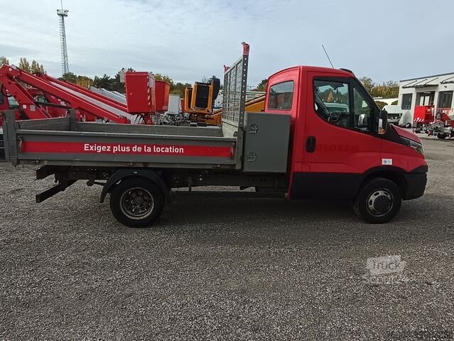 Autoutilitară basculantă Iveco 35C13 - Tipper