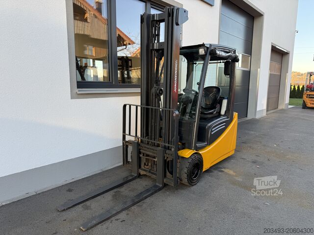 Мотокар Jungheinrich EFG 218