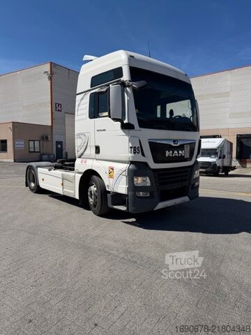 Standarta vilcējs MAN TGX 18 460