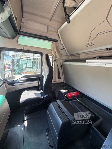 Standarta vilcējs MAN TGX 18 460