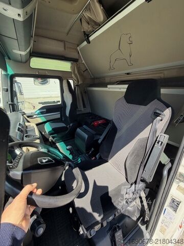 Standarta vilcējs MAN TGX 18 460