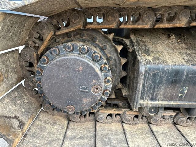 Gosenični bager Caterpillar 325 DL