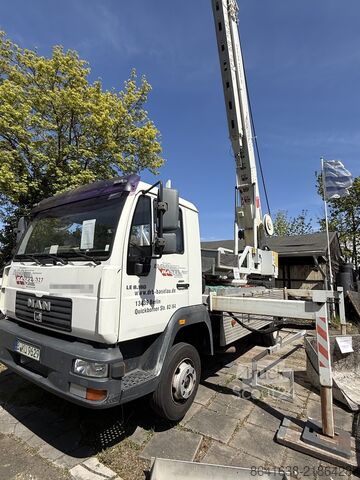 Avtodvigalo / Klaas K28-35 TS MAN Dachdeckerkran Klaas