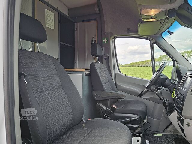 Aukšto stogo universalas MERCEDES-BENZ SPRINTER 519 L2H2 V6 3.0Ltr Airco