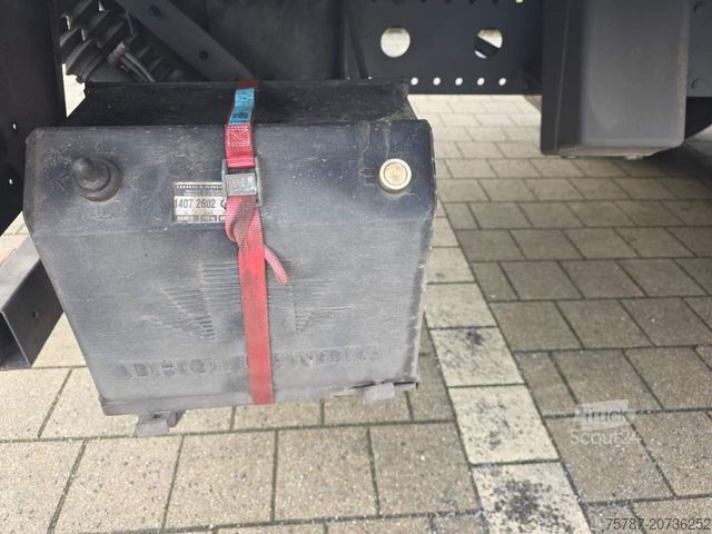 Skříňová dodávka MERCEDES-BENZ 816 Koffer, Ladebordwand, viel in 2025 repariert