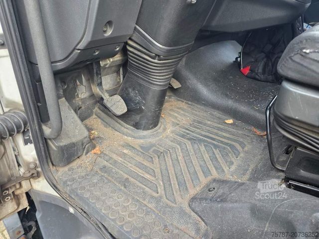 Skříňová dodávka MERCEDES-BENZ 816 Koffer, Ladebordwand, viel in 2025 repariert