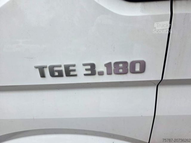 Skříňová dodávka MAN TGE 3.180 Koffer mit Ladebordwand, Klima, AHK