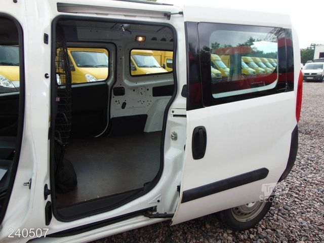 Kastenwagen FIAT Doblo Maxi 1.3 MultiJet -PDC-2x Schiebetür & HFT