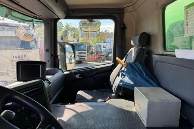 Erikoiskäyttöinen kuorma-auto SCANIA P340 4x2 Getränkeaufbau