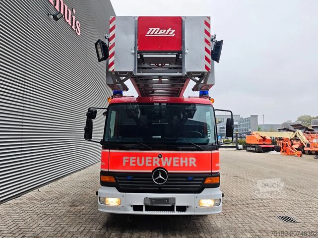 İtfaiye aracı Mercedes-Benz Atego 1528 4x2 Metz L32 DLK 23-12 PLC-3 Drehleiter