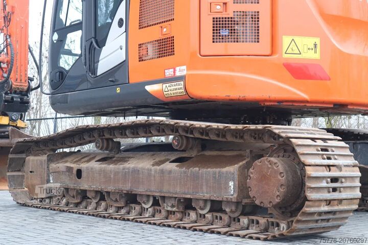 Kāpurķēžu ekskavators Hitachi ZX225 USRLC-6 | ROTOTILT | BUCKET | GOOD CONDITION