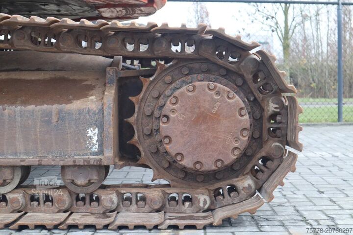 Kāpurķēžu ekskavators Hitachi ZX225 USRLC-6 | ROTOTILT | BUCKET | GOOD CONDITION