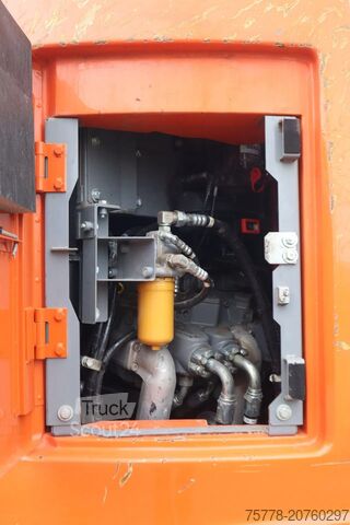 Kāpurķēžu ekskavators Hitachi ZX225 USRLC-6 | ROTOTILT | BUCKET | GOOD CONDITION