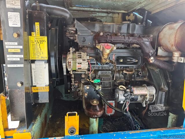 Teleskopbühne Aichi SR 182/ISR 602 Repair Object!