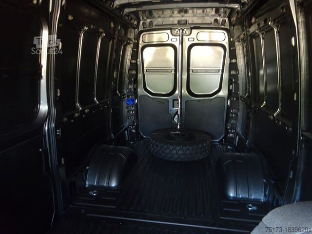 Hög tak skåpbil IVECO Daily Kasten 55S18HA8 V WX Navi 4x4