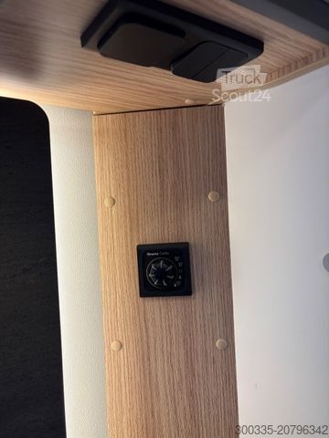 Alkovinis kemperis SUNLIGHT A 70 + Markise + Navi + Kamera + gr. Kühlschrank