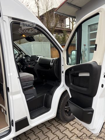 Τροχόσπιτο αυτοκινούμενο PÖSSL Summit 600 Plus - Markise, Solar, Kamera uvm.