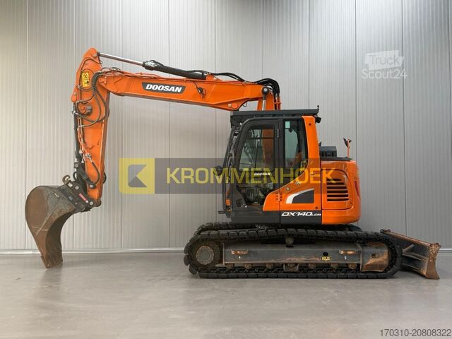 Vikšrinis ekskavatorius Doosan DX 140 LCR-5 Oilquick
