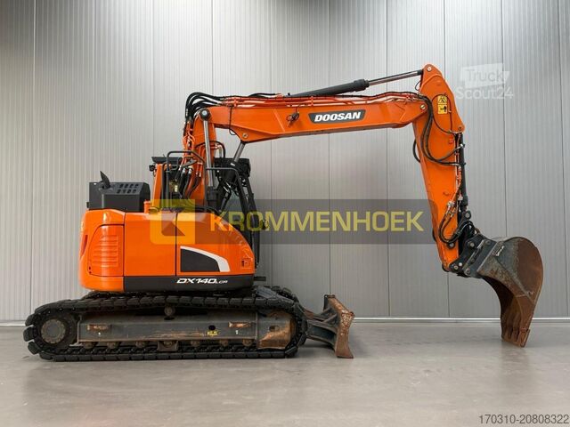 Vikšrinis ekskavatorius Doosan DX 140 LCR-5 Oilquick