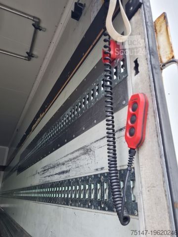 Vrachtwagen met bakwagen MAN TGX 18.420 4x2 LL Koffer LBW MBB Intarder Navi